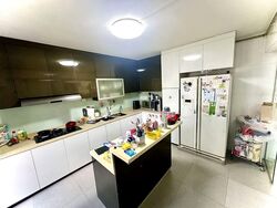 Blk 402 Bukit Batok West Avenue 7 (Bukit Batok), HDB Executive #557928871